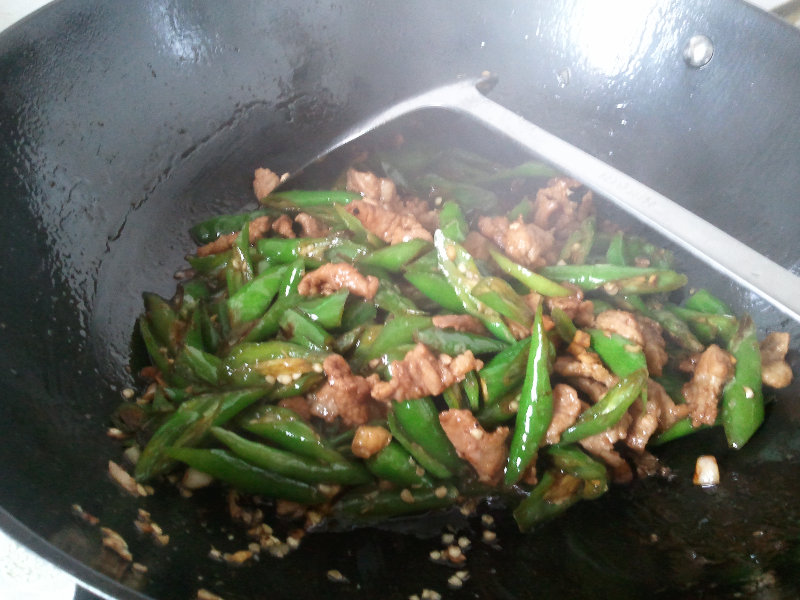 家常辣椒炒肉的制作步骤高清图片