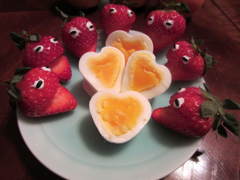 爱在春天--草莓心蛋的做法_爱在春天--草莓心蛋