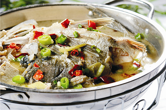 泉水煮活鱼的做法_泉水煮活鱼怎么做好吃