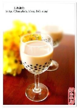 自制珍珠奶茶的做法_自制珍珠奶茶怎么做好吃