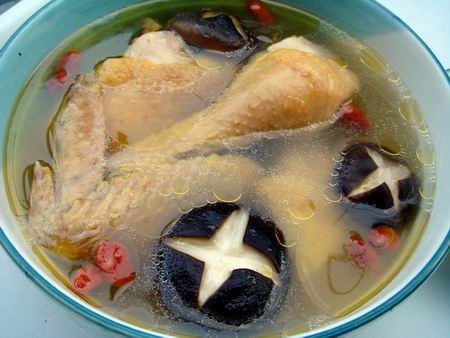 煲鸡汤_鸡汤怎么煲