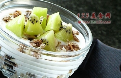 鲜果酸奶谷物麦片的做法_鲜果酸奶谷物麦片怎