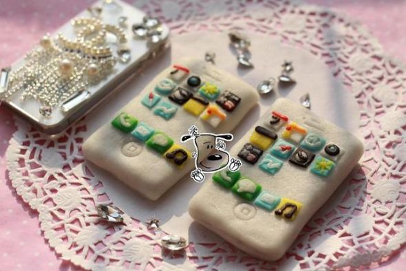 可可味iphone4手机饼干,白色翻糖苹果iphone4