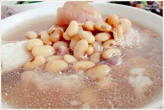 黄豆炖猪脚_hana卷的美食日记