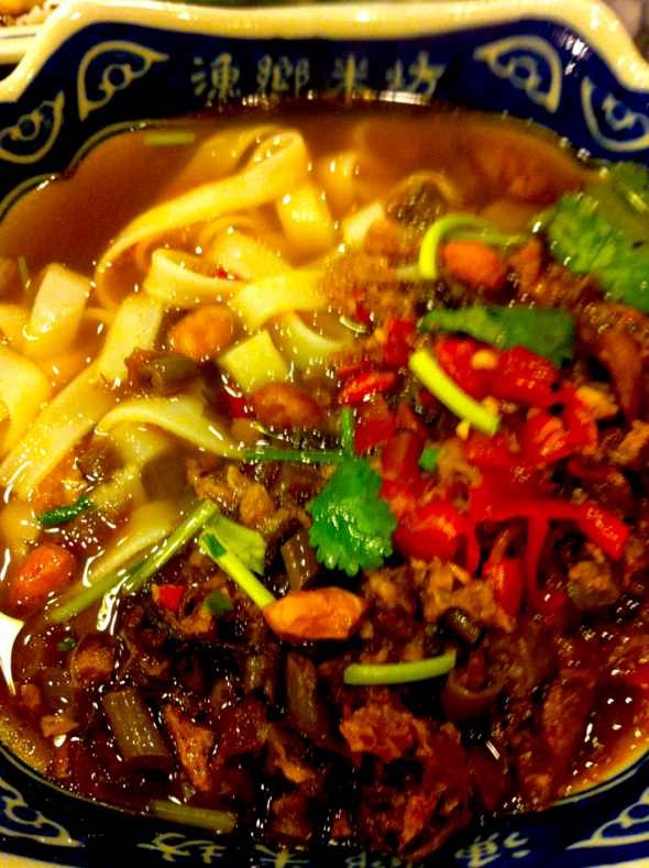 肉酱酸辣粉_哈根达达的美食日记