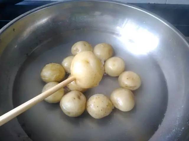 香煎小土豆怎么做 土豆怎么做好吃 小土豆怎么做