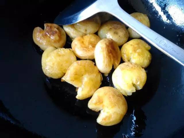 香煎小土豆怎么做 土豆怎么做好吃 小土豆怎么做