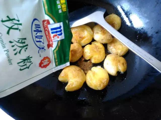 香煎小土豆怎么做 土豆怎么做好吃 小土豆怎么做