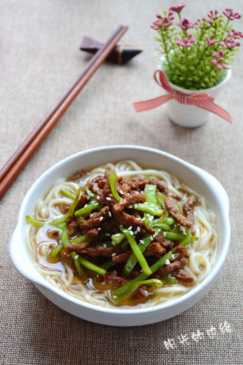 青椒素肉絲麵